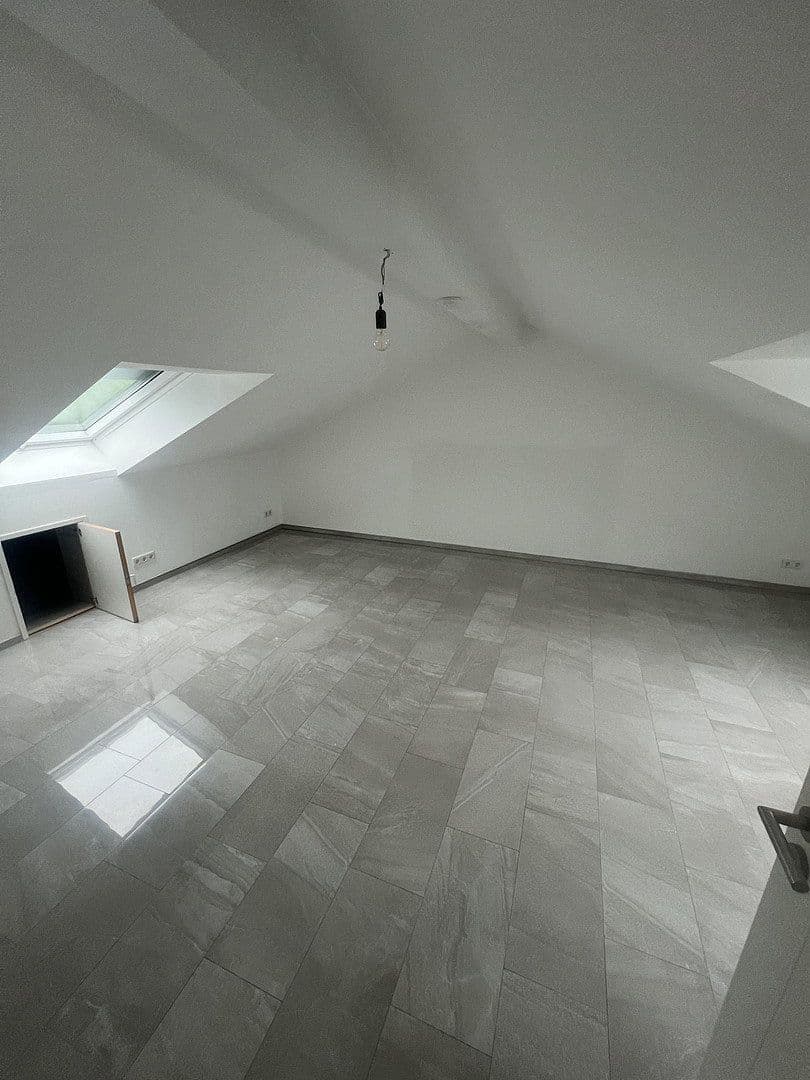 Pronájem bytu 5+1 150 m², Am Härtle 18, Neuburg an der Donau, Bavorsko Pronájem bytu 5+1 150 m², Am Härtle 18, Neuburg an der Donau, Bavorsko
