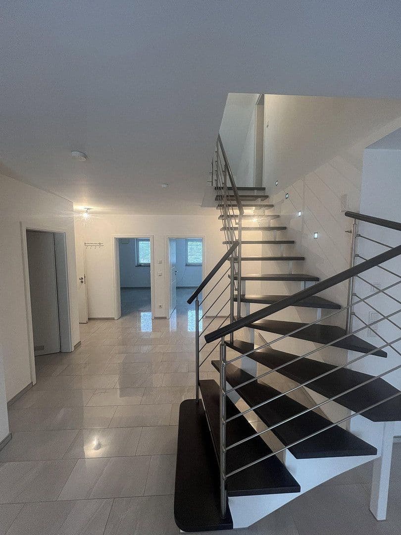 Pronájem bytu 5+1 150 m², Am Härtle 18, Neuburg an der Donau, Bavorsko Pronájem bytu 5+1 150 m², Am Härtle 18, Neuburg an der Donau, Bavorsko