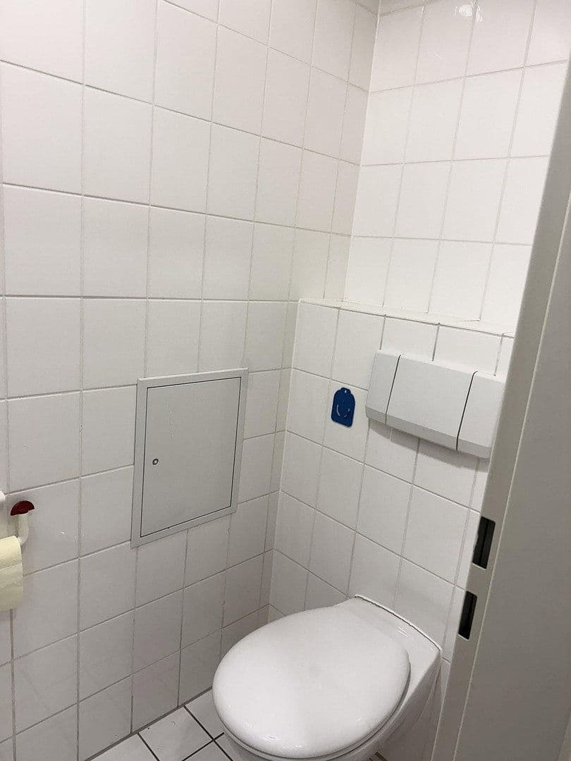 Pronájem kanceláře 75 m², Lübecker Straße 25-27, Schwerin - Altstadt, Mecklenburg-Vorpommern Pronájem kanceláře 75 m², Lübecker Straße 25-27, Schwerin - Altstadt, Mecklenburg-Vorpommern