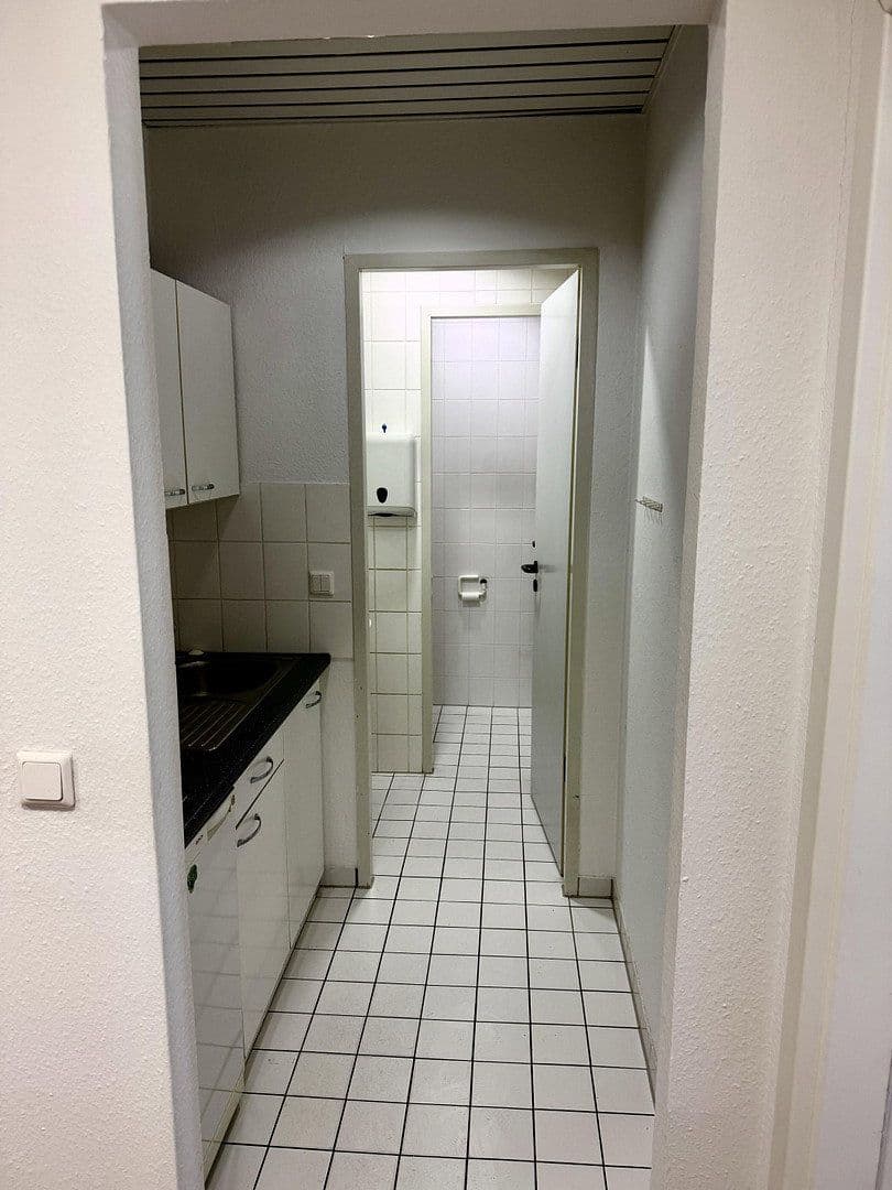 Pronájem kanceláře 75 m², Lübecker Straße 25-27, Schwerin - Altstadt, Mecklenburg-Vorpommern Pronájem kanceláře 75 m², Lübecker Straße 25-27, Schwerin - Altstadt, Mecklenburg-Vorpommern