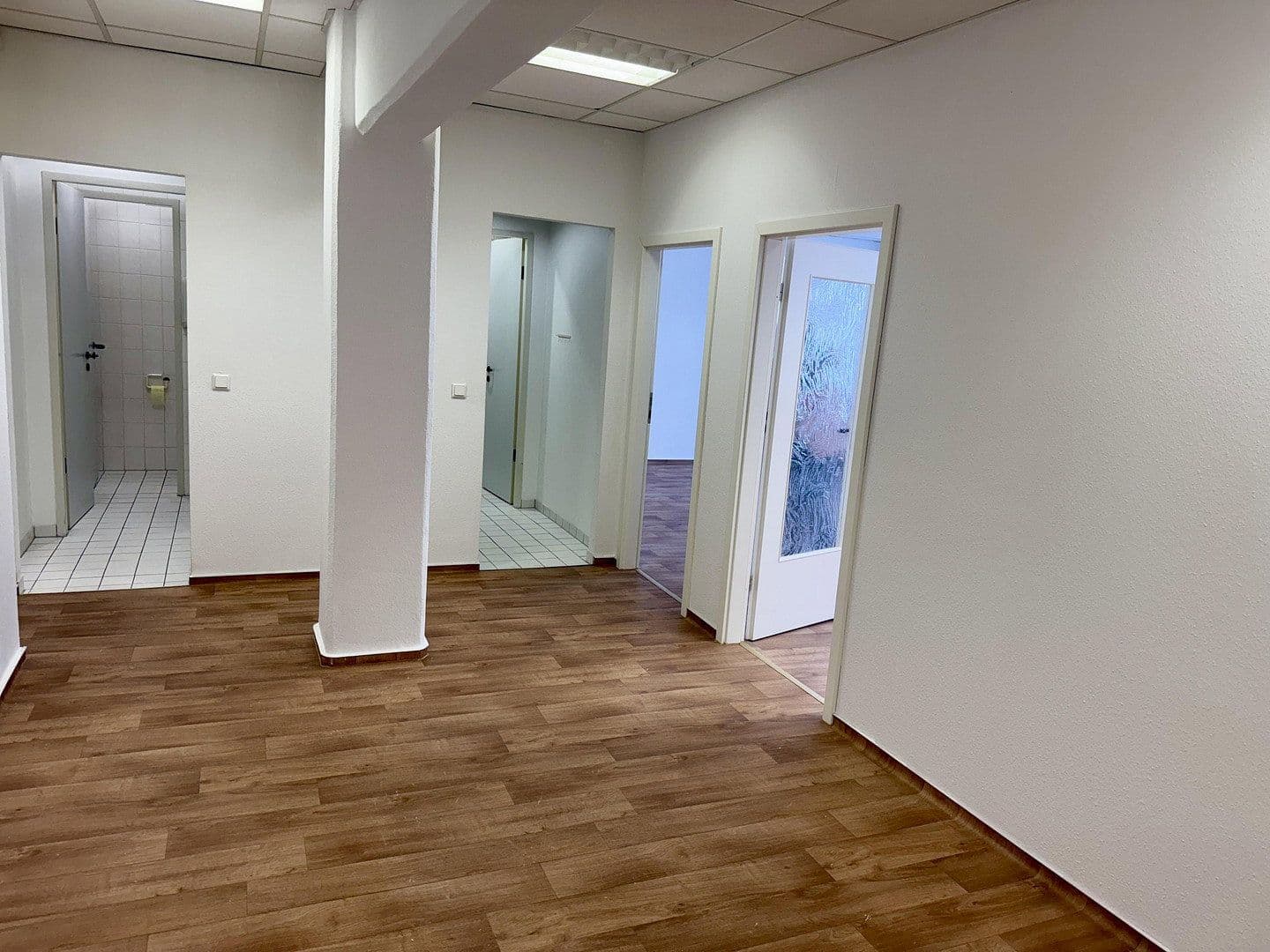 Pronájem kanceláře 75 m², Lübecker Straße 25-27, Schwerin - Altstadt, Mecklenburg-Vorpommern Pronájem kanceláře 75 m², Lübecker Straße 25-27, Schwerin - Altstadt, Mecklenburg-Vorpommern