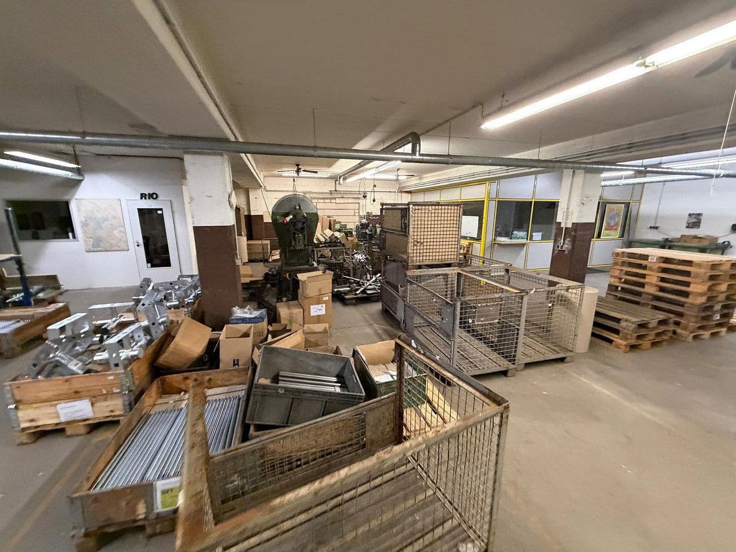 Pronájem nebytového prostoru 1.400 m², Dieselstraße 4, Arnsberg, Severní Porýní-Vestfálsko Pronájem nebytového prostoru 1.400 m², Dieselstraße 4, Arnsberg, Severní Porýní-Vestfálsko
