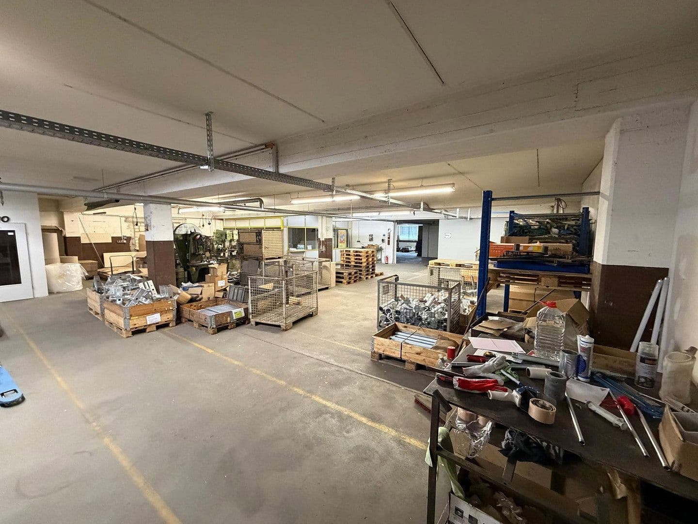 Pronájem nebytového prostoru 1.400 m², Dieselstraße 4, Arnsberg, Severní Porýní-Vestfálsko Pronájem nebytového prostoru 1.400 m², Dieselstraße 4, Arnsberg, Severní Porýní-Vestfálsko