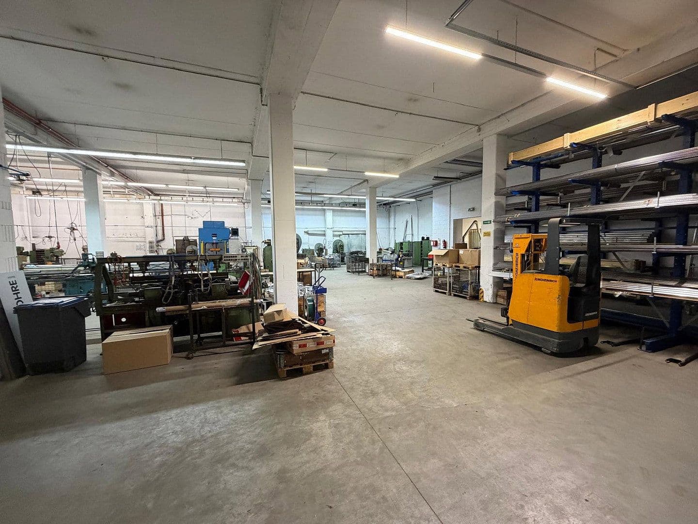 Pronájem nebytového prostoru 1.400 m², Dieselstraße 4, Arnsberg, Severní Porýní-Vestfálsko Pronájem nebytového prostoru 1.400 m², Dieselstraße 4, Arnsberg, Severní Porýní-Vestfálsko