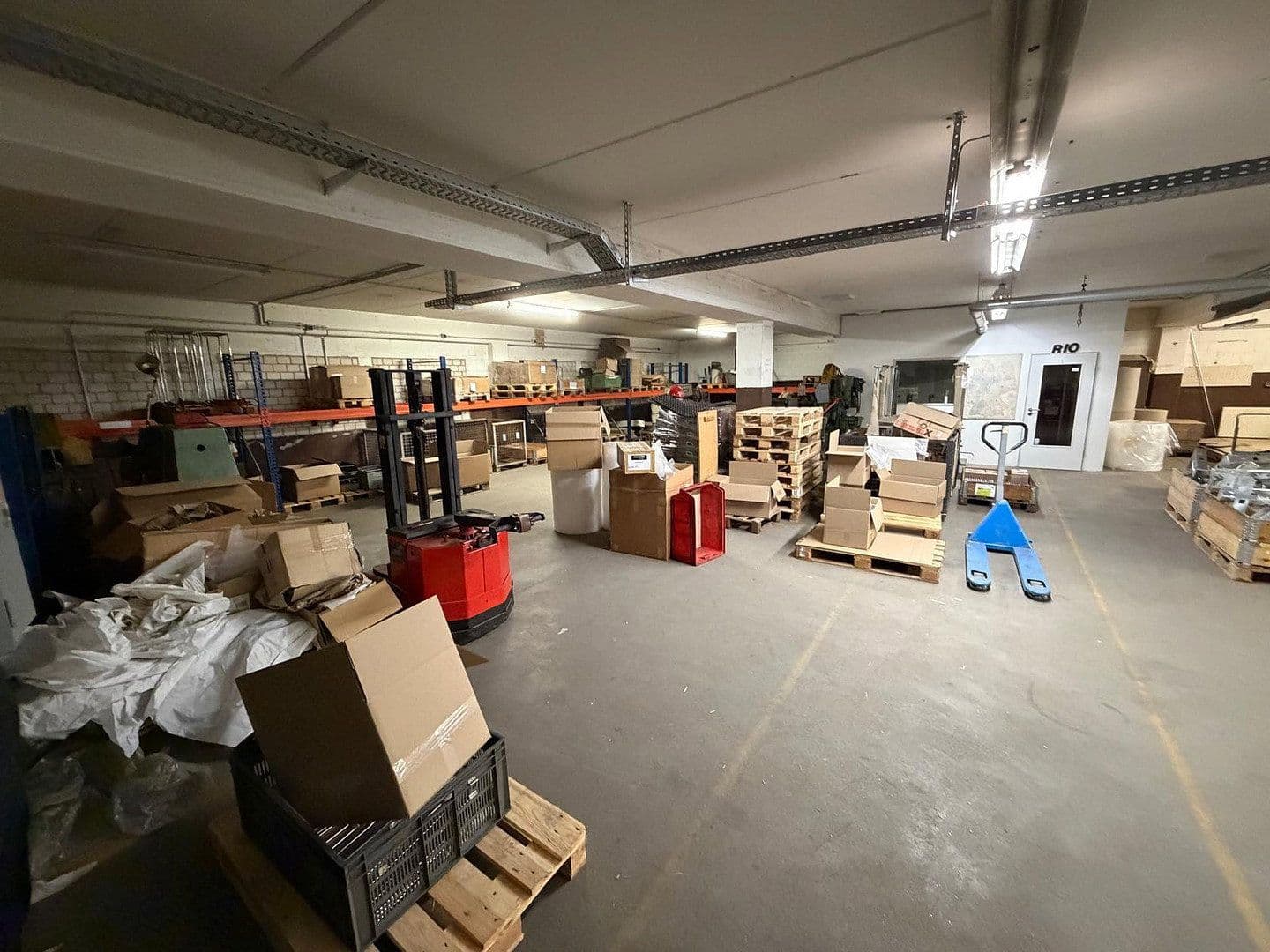 Pronájem nebytového prostoru 1.400 m², Dieselstraße 4, Arnsberg, Severní Porýní-Vestfálsko Pronájem nebytového prostoru 1.400 m², Dieselstraße 4, Arnsberg, Severní Porýní-Vestfálsko