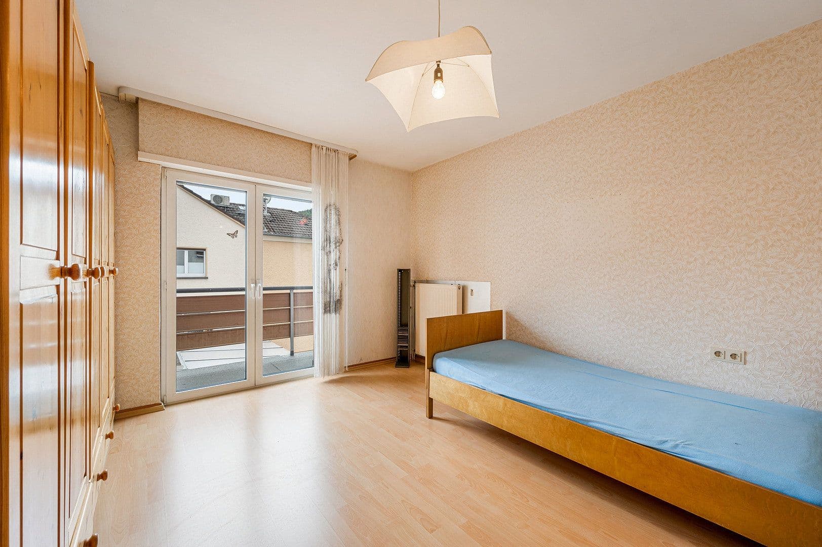 Prodej domu 213 m², pozemek 399 m², Königsteiner Straße 9, Eppstein, Hessen Prodej domu 213 m², pozemek 399 m², Königsteiner Straße 9, Eppstein, Hessen