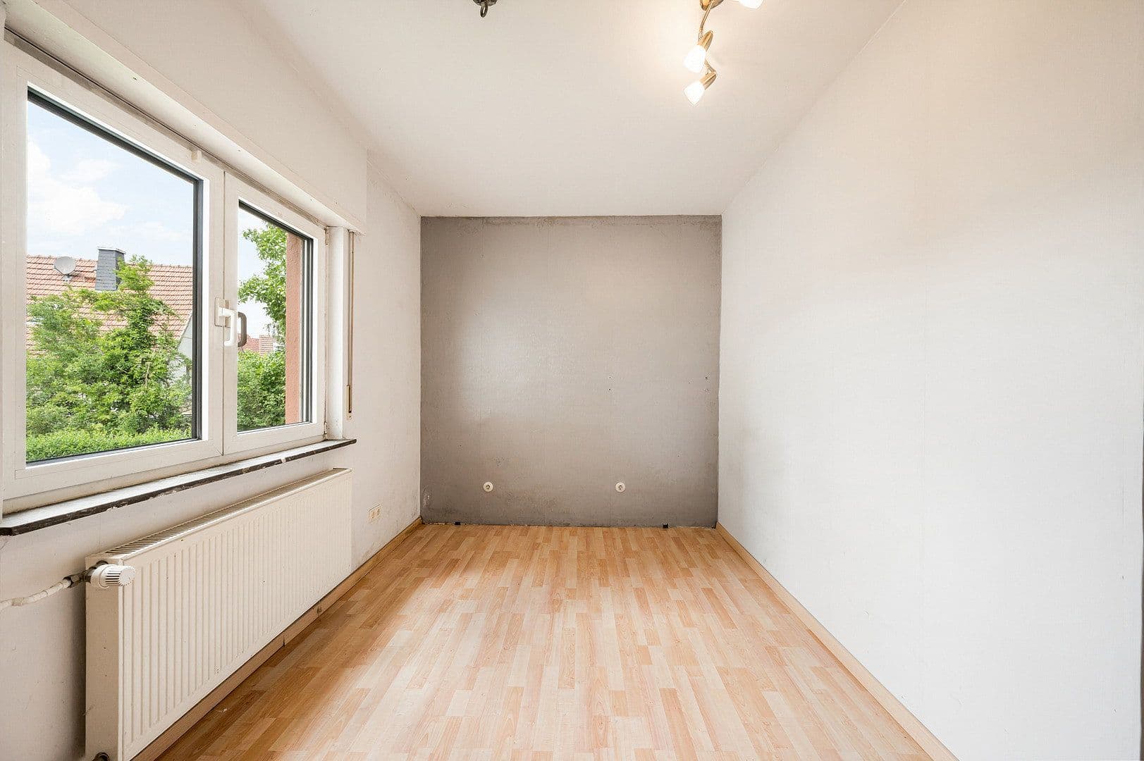 Prodej domu 213 m², pozemek 399 m², Königsteiner Straße 9, Eppstein, Hessen Prodej domu 213 m², pozemek 399 m², Königsteiner Straße 9, Eppstein, Hessen
