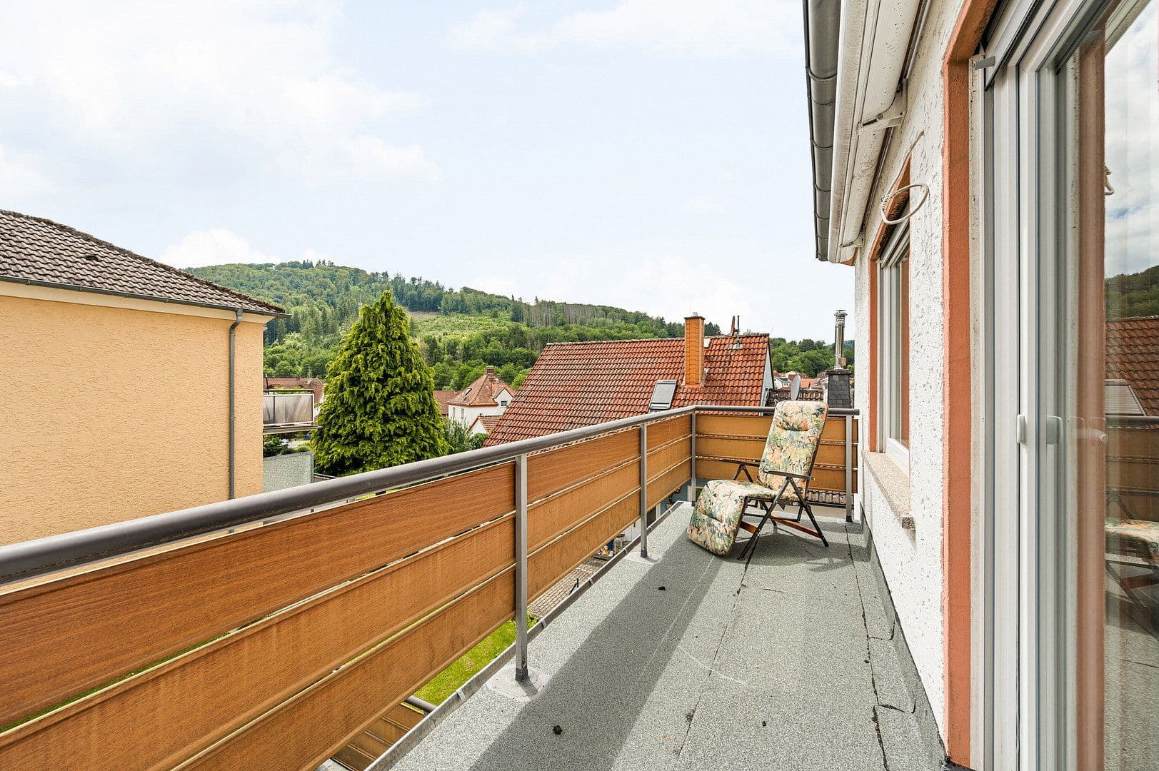 Prodej domu 213 m², pozemek 399 m², Königsteiner Straße 9, Eppstein, Hessen Prodej domu 213 m², pozemek 399 m², Königsteiner Straße 9, Eppstein, Hessen