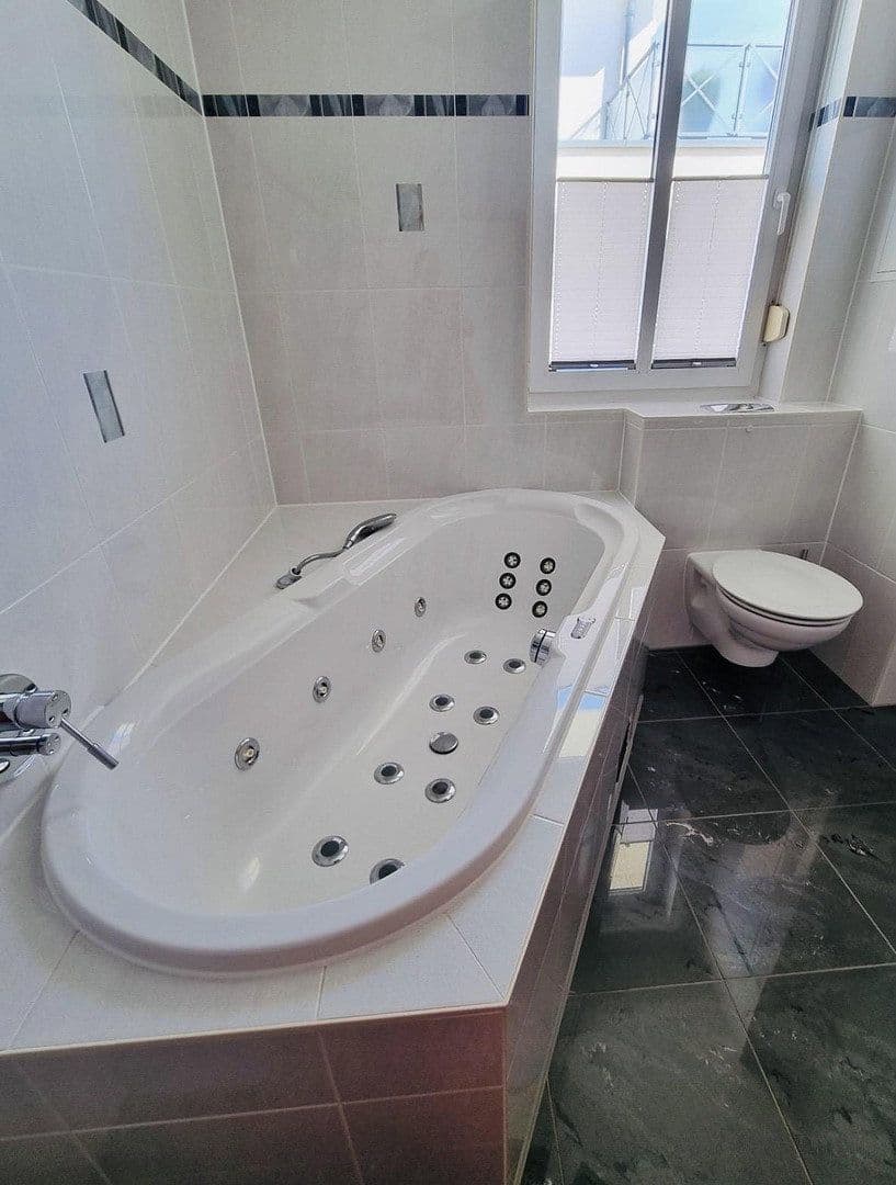 Prodej bytu 4+1 125 m², Nové Střelice, Mecklenburg-Vorpommern Prodej bytu 4+1 125 m², Nové Střelice, Mecklenburg-Vorpommern