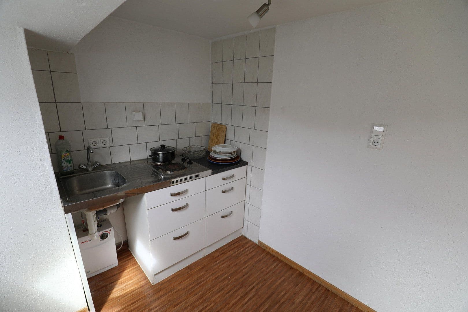Pronájem bytu 1+1 26 m², Östringen, Bádensko-Württembersko Pronájem bytu 1+1 26 m², Östringen, Bádensko-Württembersko