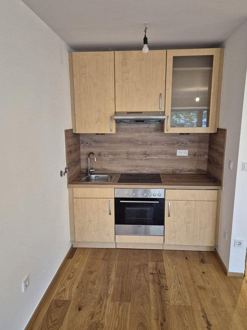 Pronájem bytu 1+1 42 m², Schellingstr., München, Bavorsko Pronájem bytu 1+1 42 m², Schellingstr., München, Bavorsko