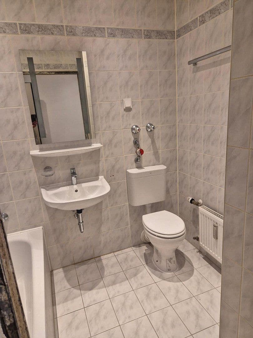 Pronájem bytu 1+1 42 m², Schellingstr., München, Bavorsko Pronájem bytu 1+1 42 m², Schellingstr., München, Bavorsko
