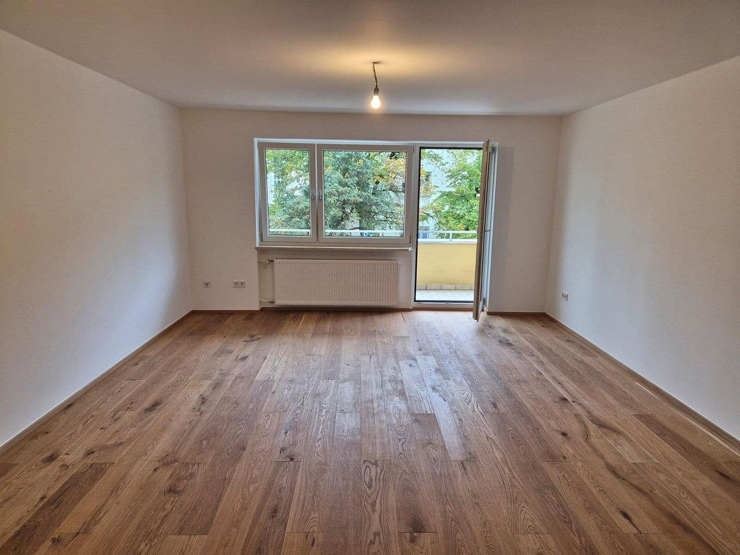 Pronájem bytu 1+1 42 m², Schellingstr., München, Bavorsko Pronájem bytu 1+1 42 m², Schellingstr., München, Bavorsko