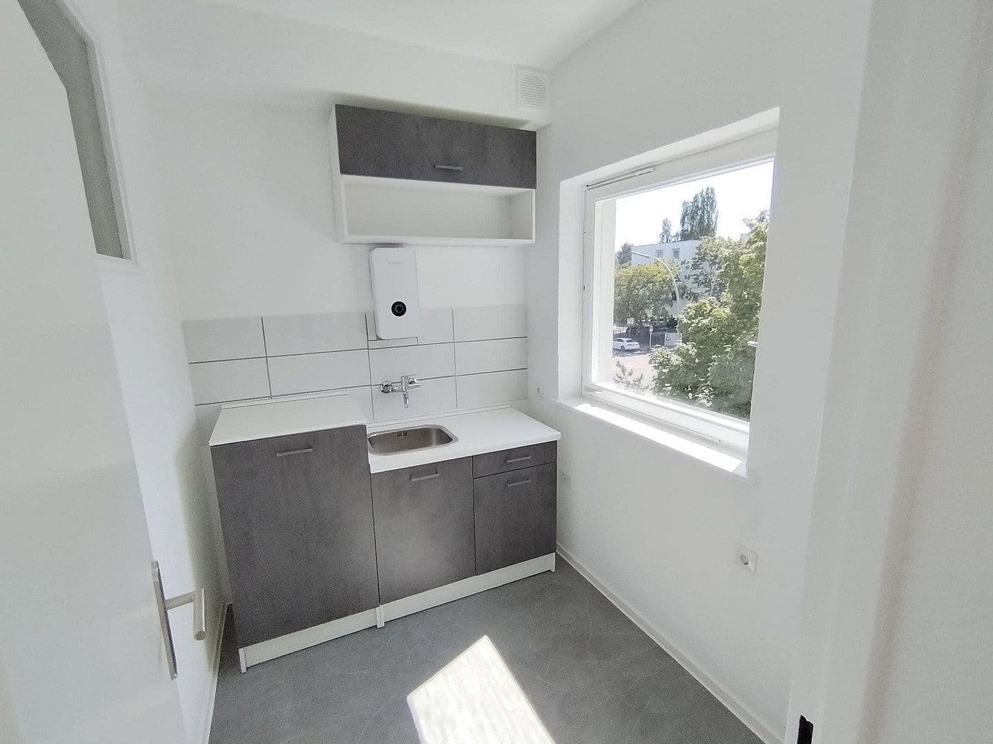 Prodej bytu 1+1 35 m², Gartenfelder Straße 80, Berlin, Berlín Prodej bytu 1+1 35 m², Gartenfelder Straße 80, Berlin, Berlín