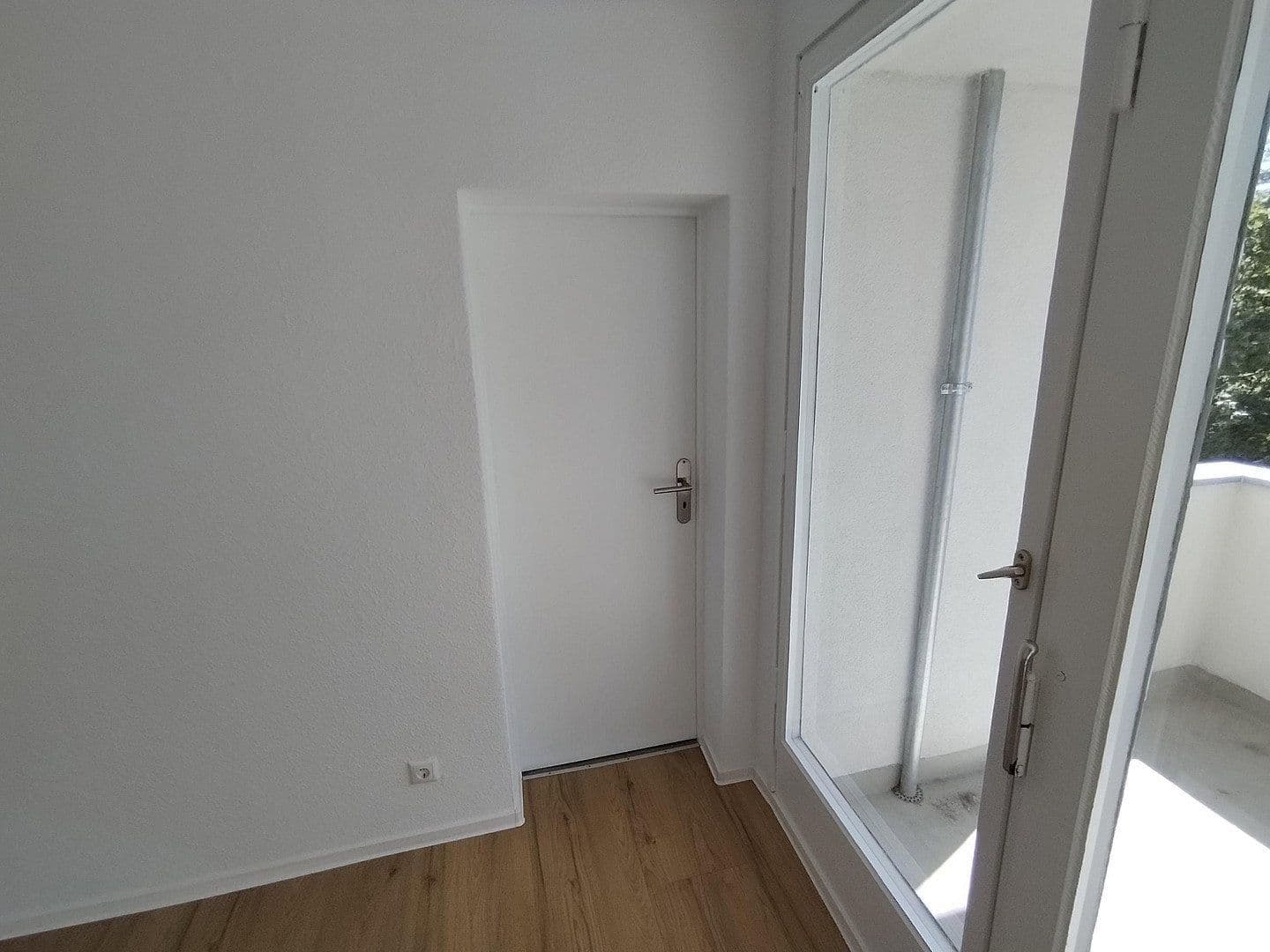 Prodej bytu 1+1 35 m², Gartenfelder Straße 80, Berlin, Berlín Prodej bytu 1+1 35 m², Gartenfelder Straße 80, Berlin, Berlín
