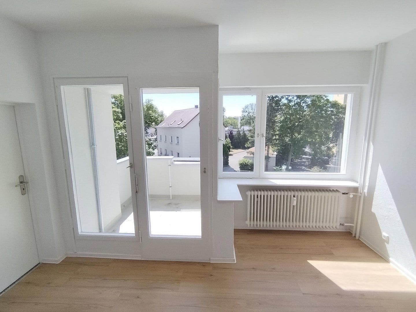 Prodej bytu 1+1 35 m², Gartenfelder Straße 80, Berlin, Berlín Prodej bytu 1+1 35 m², Gartenfelder Straße 80, Berlin, Berlín