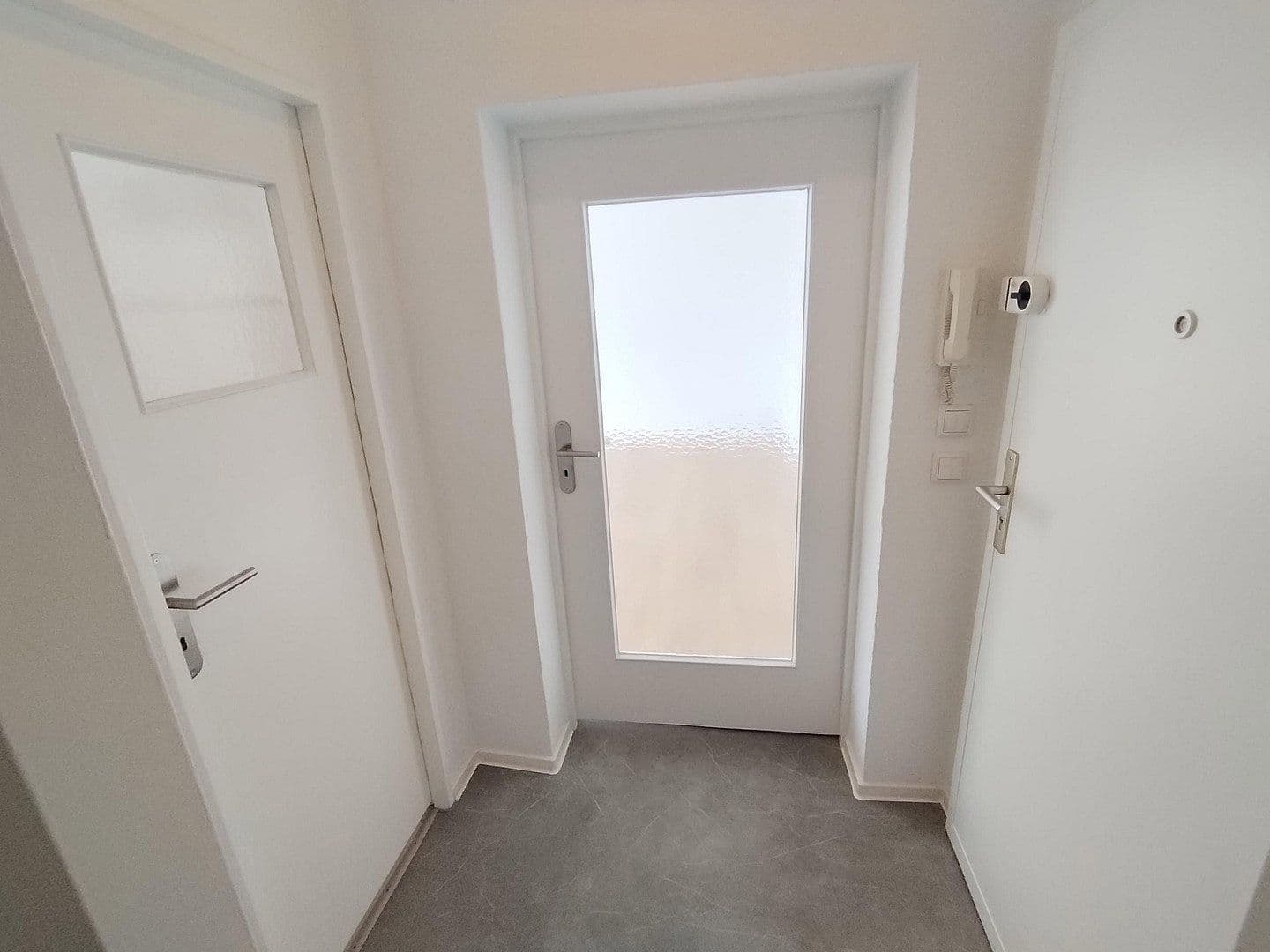 Prodej bytu 1+1 35 m², Gartenfelder Straße 80, Berlin, Berlín Prodej bytu 1+1 35 m², Gartenfelder Straße 80, Berlin, Berlín