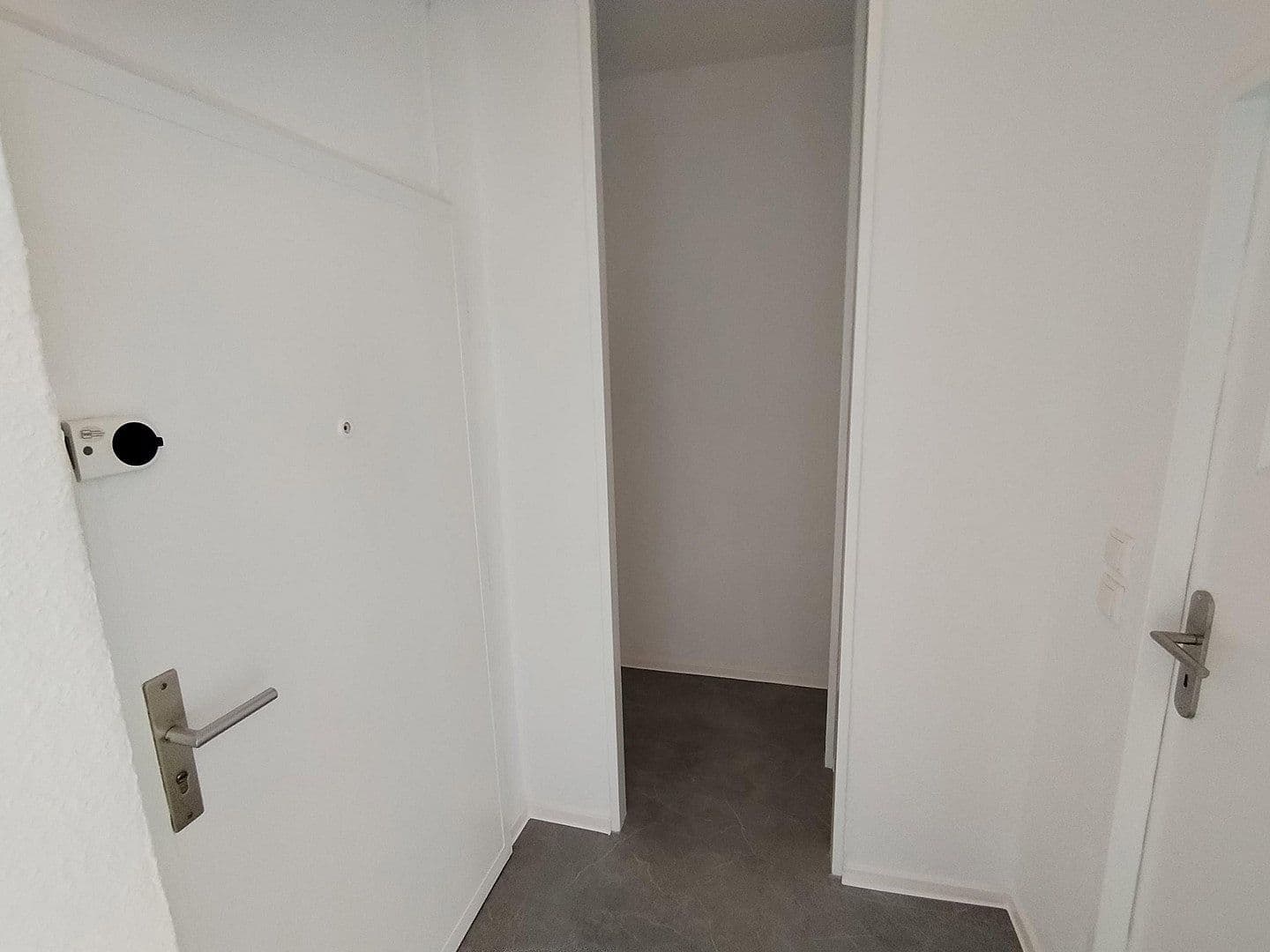 Prodej bytu 1+1 35 m², Gartenfelder Straße 80, Berlin, Berlín Prodej bytu 1+1 35 m², Gartenfelder Straße 80, Berlin, Berlín