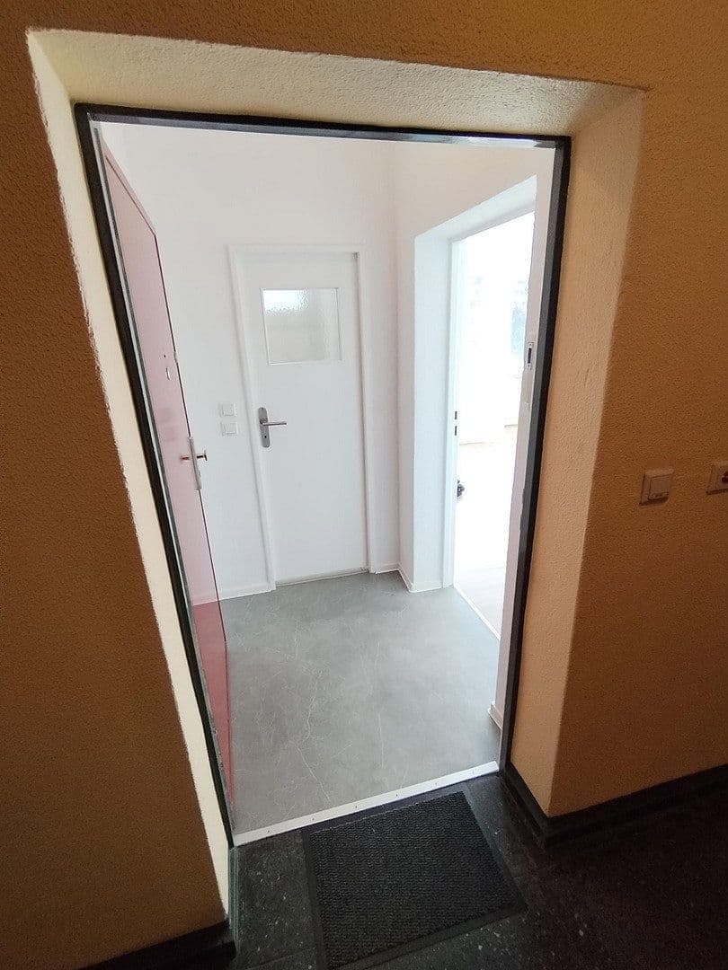 Prodej bytu 1+1 35 m², Gartenfelder Straße 80, Berlin, Berlín Prodej bytu 1+1 35 m², Gartenfelder Straße 80, Berlin, Berlín