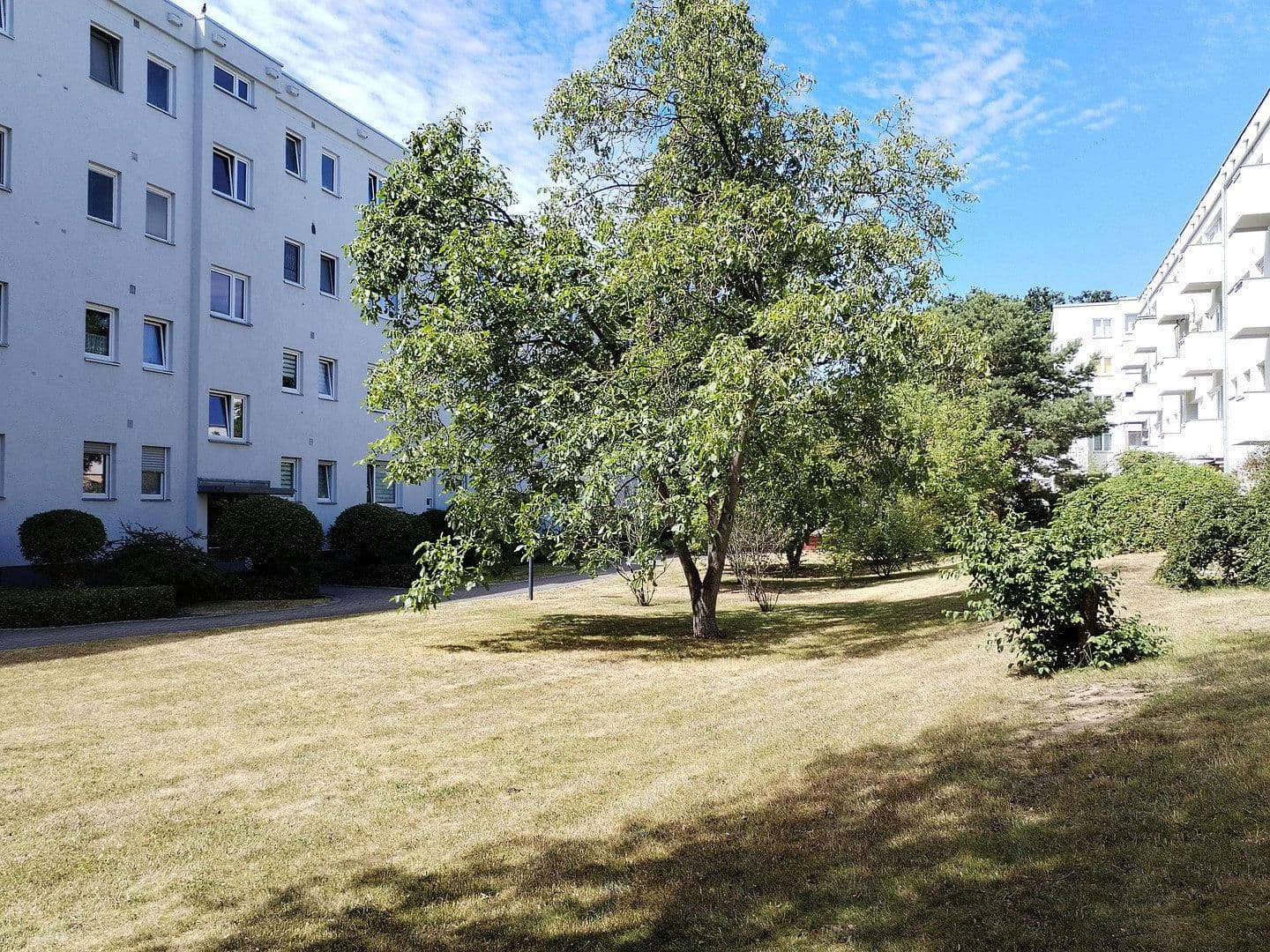 Prodej bytu 1+1 35 m², Gartenfelder Straße 80, Berlin, Berlín Prodej bytu 1+1 35 m², Gartenfelder Straße 80, Berlin, Berlín
