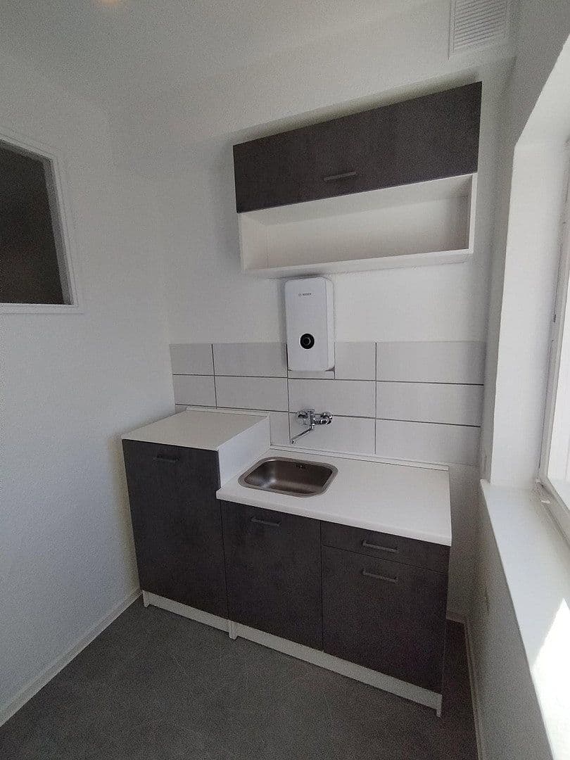 Prodej bytu 1+1 35 m², Gartenfelder Straße 80, Berlin, Berlín Prodej bytu 1+1 35 m², Gartenfelder Straße 80, Berlin, Berlín