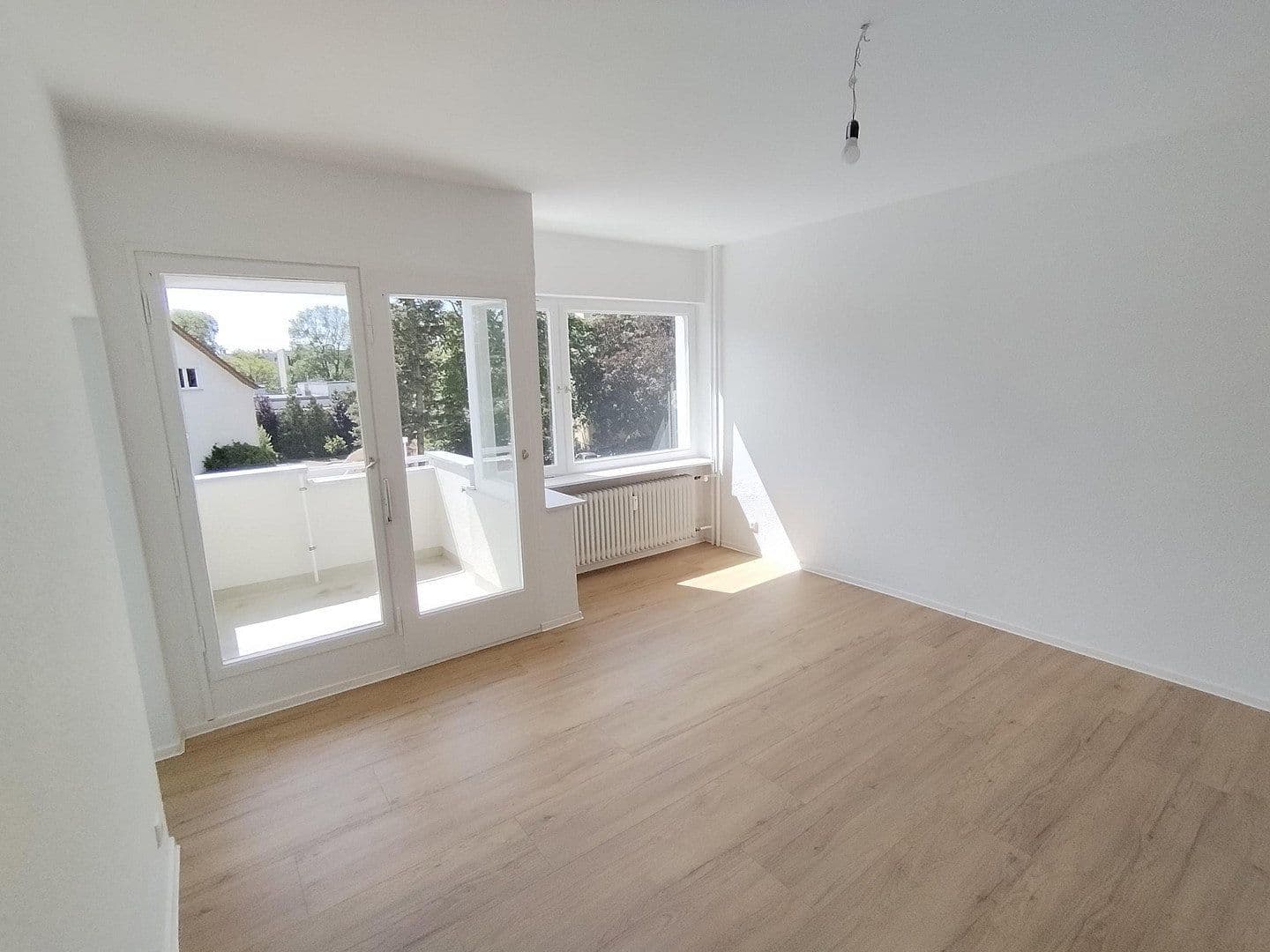 Prodej bytu 1+1 35 m², Gartenfelder Straße 80, Berlin, Berlín Prodej bytu 1+1 35 m², Gartenfelder Straße 80, Berlin, Berlín
