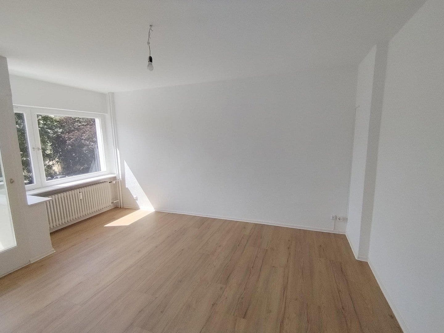 Prodej bytu 1+1 35 m², Gartenfelder Straße 80, Berlin, Berlín Prodej bytu 1+1 35 m², Gartenfelder Straße 80, Berlin, Berlín