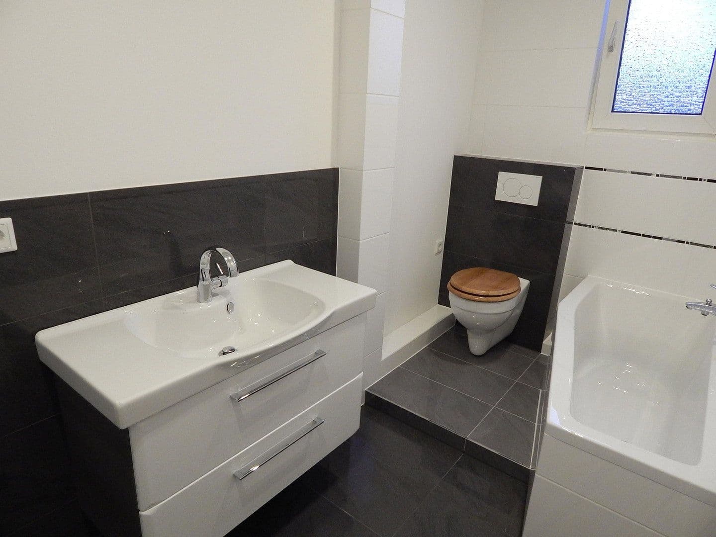 Prodej bytu 2+1 53 m², Essen, Severní Porýní-Vestfálsko Prodej bytu 2+1 53 m², Essen, Severní Porýní-Vestfálsko