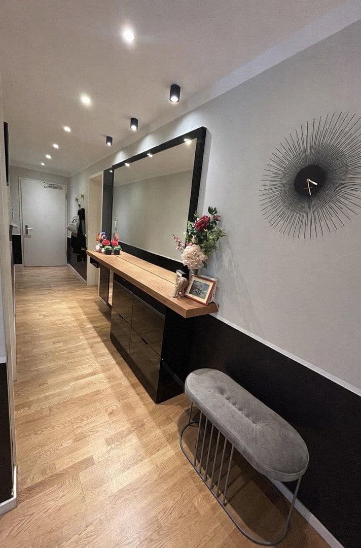 Pronájem bytu 4+1 155 m², Holzhausen Str 85, Frankfurt am Main, Hessen Pronájem bytu 4+1 155 m², Holzhausen Str 85, Frankfurt am Main, Hessen