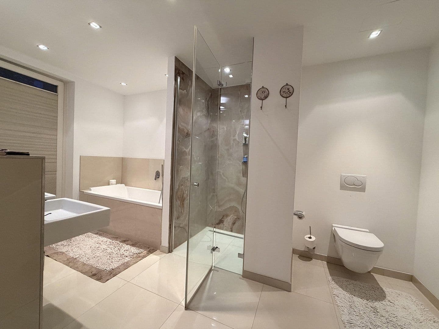 Pronájem bytu 4+1 155 m², Holzhausen Str 85, Frankfurt am Main, Hessen Pronájem bytu 4+1 155 m², Holzhausen Str 85, Frankfurt am Main, Hessen