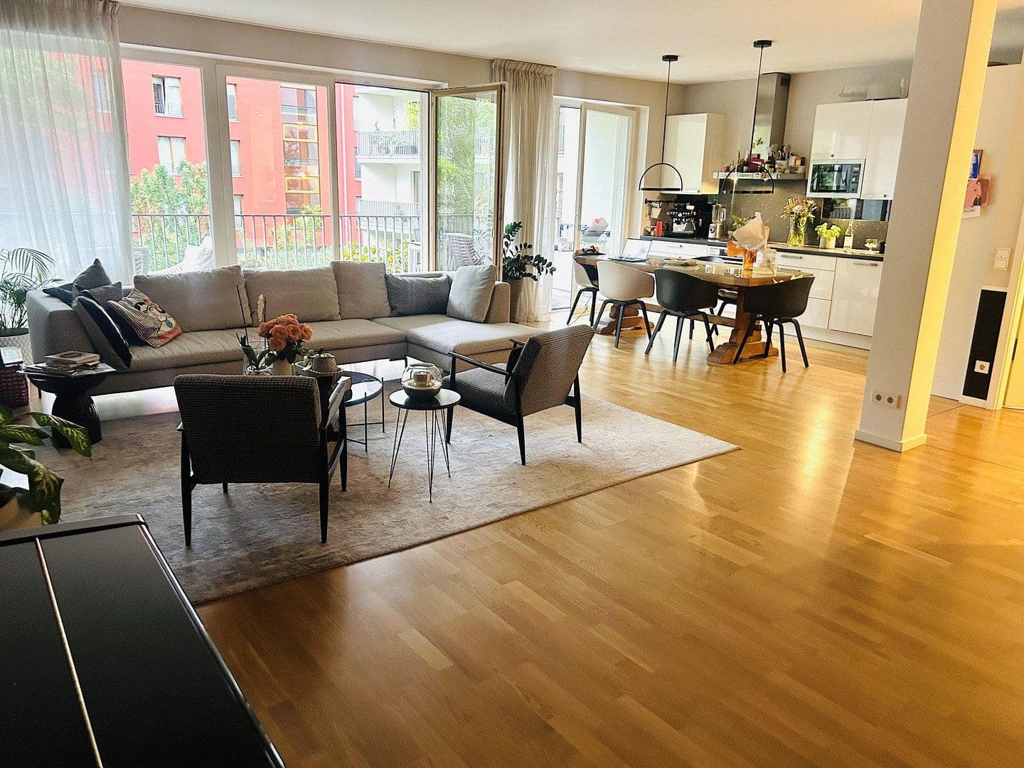 Pronájem bytu 4+1 155 m², Holzhausen Str 85, Frankfurt am Main, Hessen Pronájem bytu 4+1 155 m², Holzhausen Str 85, Frankfurt am Main, Hessen