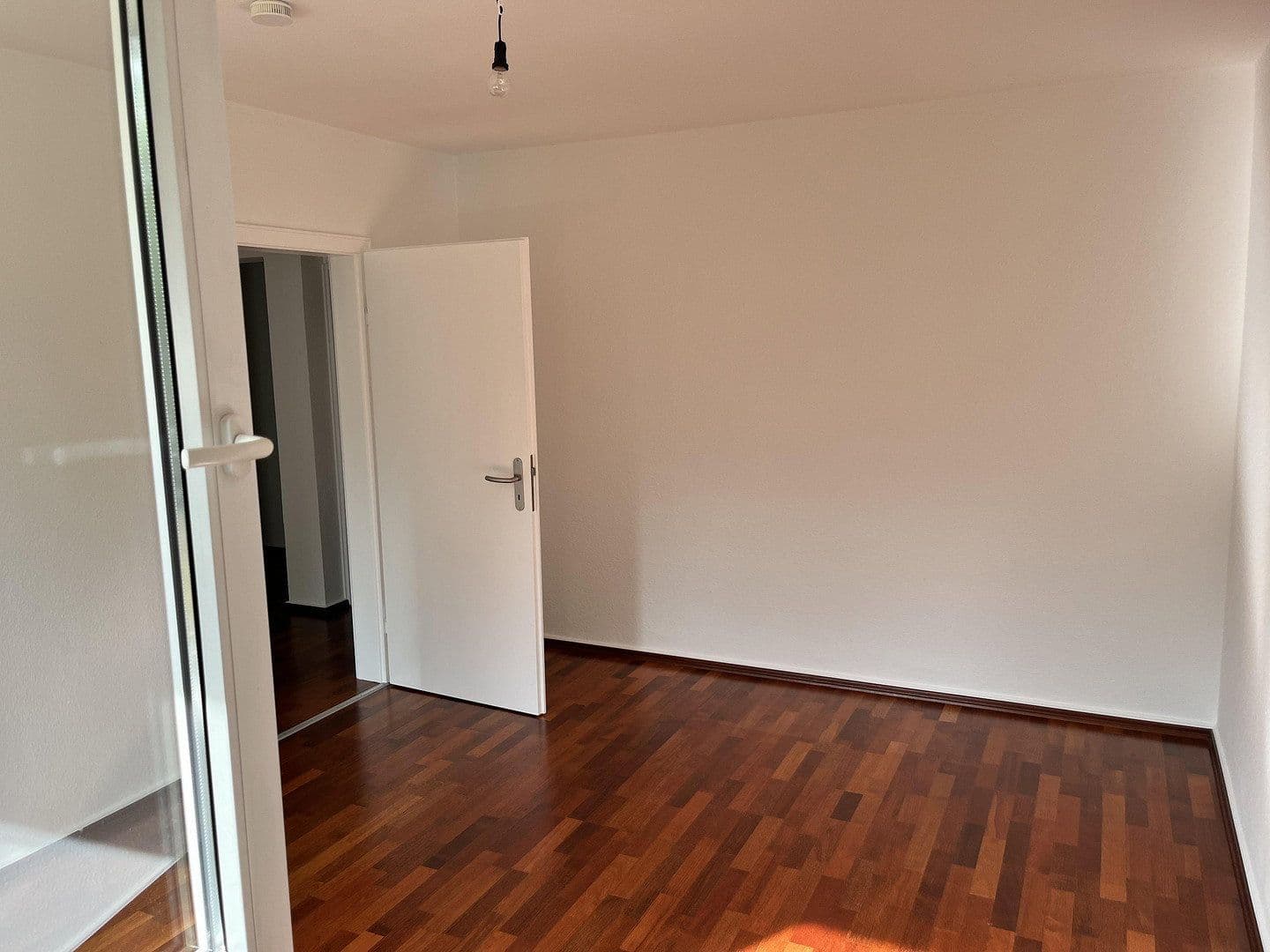 Prodej bytu 2+1 59 m², Paracelsusstraße 5, Muffendorf, Severní Porýní-Vestfálsko Prodej bytu 2+1 59 m², Paracelsusstraße 5, Muffendorf, Severní Porýní-Vestfálsko
