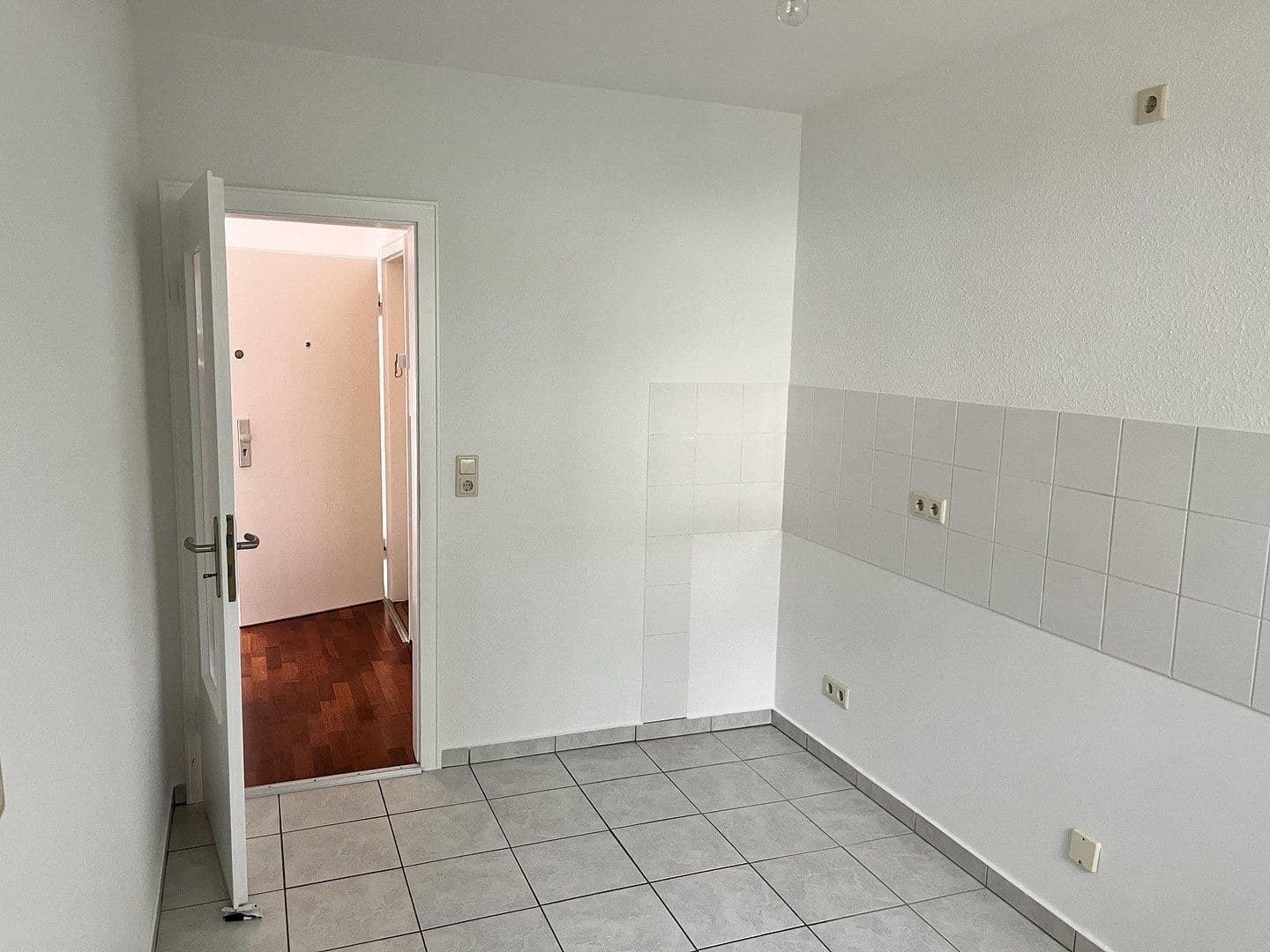 Prodej bytu 2+1 59 m², Paracelsusstraße 5, Muffendorf, Severní Porýní-Vestfálsko Prodej bytu 2+1 59 m², Paracelsusstraße 5, Muffendorf, Severní Porýní-Vestfálsko