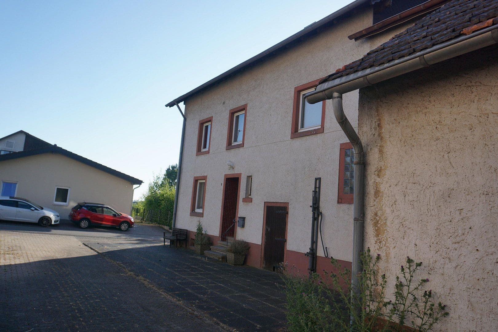 Prodej domu 236 m², pozemek 3.024 m², Laufeld, Porýní-Falc Prodej domu 236 m², pozemek 3.024 m², Laufeld, Porýní-Falc