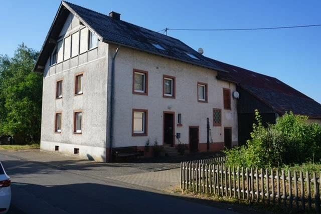 Prodej domu 236 m², pozemek 3.024 m², Laufeld, Porýní-Falc Prodej domu 236 m², pozemek 3.024 m², Laufeld, Porýní-Falc