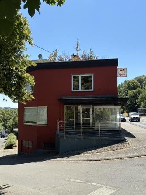 Prodej domu 250 m², pozemek 322 m², Kölnerstrasse 73, Jünkerath, Porýní-Falc Prodej domu 250 m², pozemek 322 m², Kölnerstrasse 73, Jünkerath, Porýní-Falc
