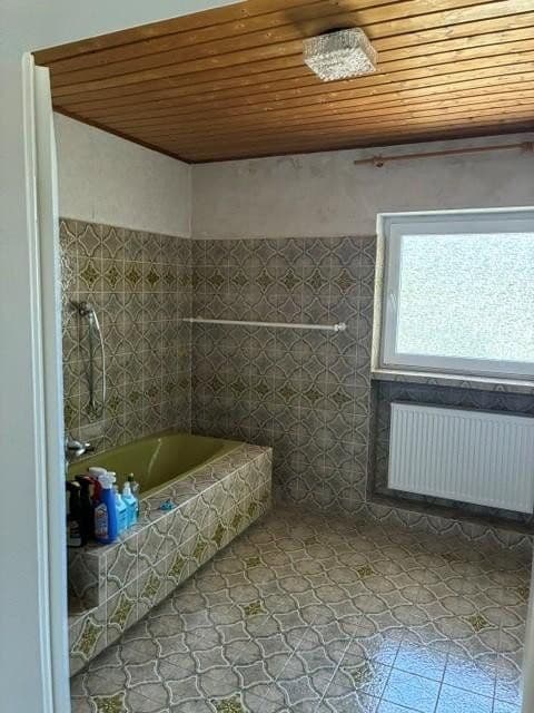 Prodej domu 250 m², pozemek 322 m², Kölnerstrasse 73, Jünkerath, Porýní-Falc Prodej domu 250 m², pozemek 322 m², Kölnerstrasse 73, Jünkerath, Porýní-Falc