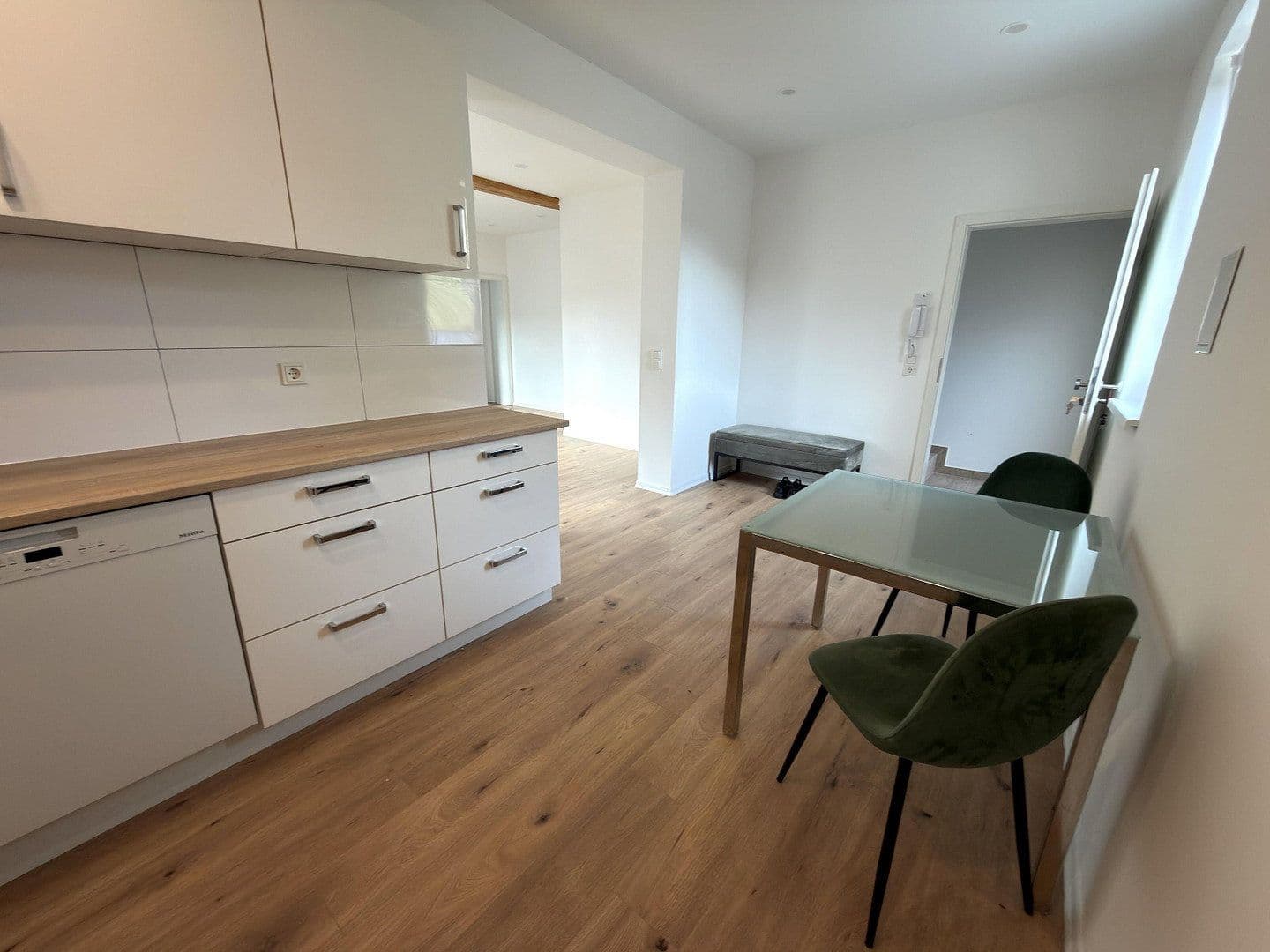 Prodej domu 135 m², pozemek 89 m², Igensdorf, Bavorsko Prodej domu 135 m², pozemek 89 m², Igensdorf, Bavorsko