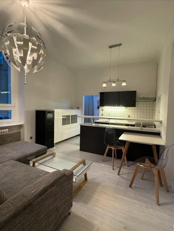 Pronájem bytu 1+kk 40 m², Düsseldorf, Severní Porýní-Vestfálsko Pronájem bytu 1+kk 40 m², Düsseldorf, Severní Porýní-Vestfálsko