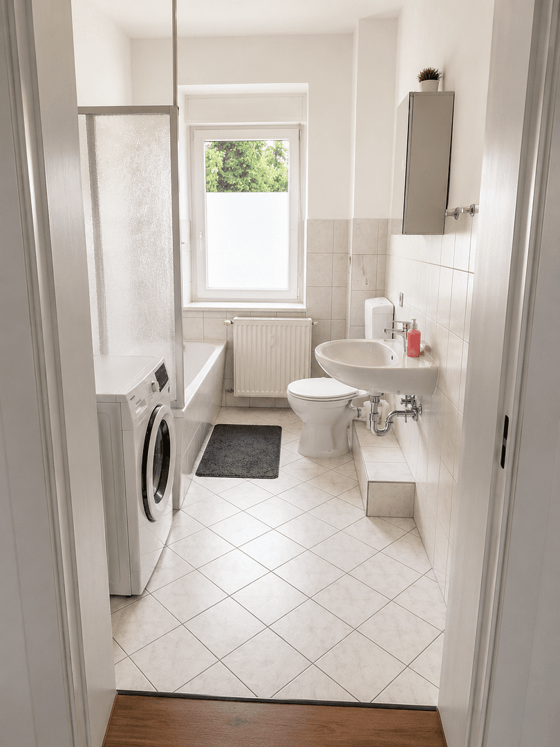 Pronájem bytu 4+1 74 m², Lindenthaler Hauptstraße 79, Leipzig, Sasko Pronájem bytu 4+1 74 m², Lindenthaler Hauptstraße 79, Leipzig, Sasko