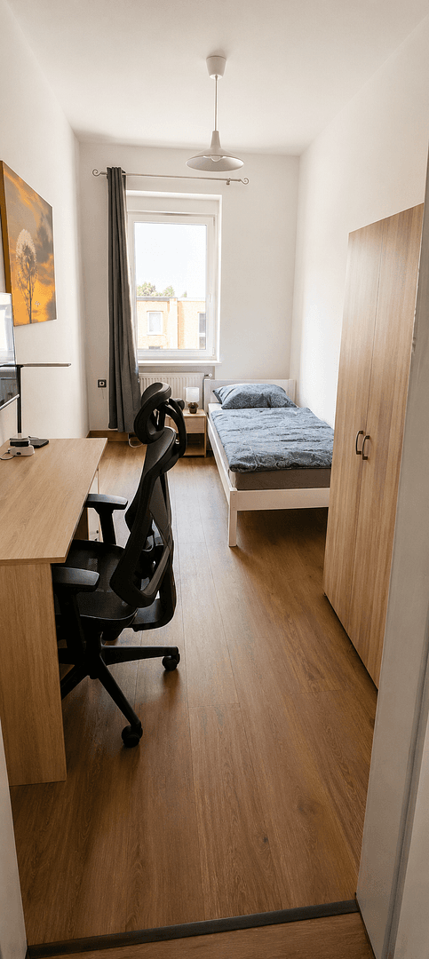 Pronájem bytu 4+1 74 m², Lindenthaler Hauptstraße 79, Leipzig, Sasko Pronájem bytu 4+1 74 m², Lindenthaler Hauptstraße 79, Leipzig, Sasko