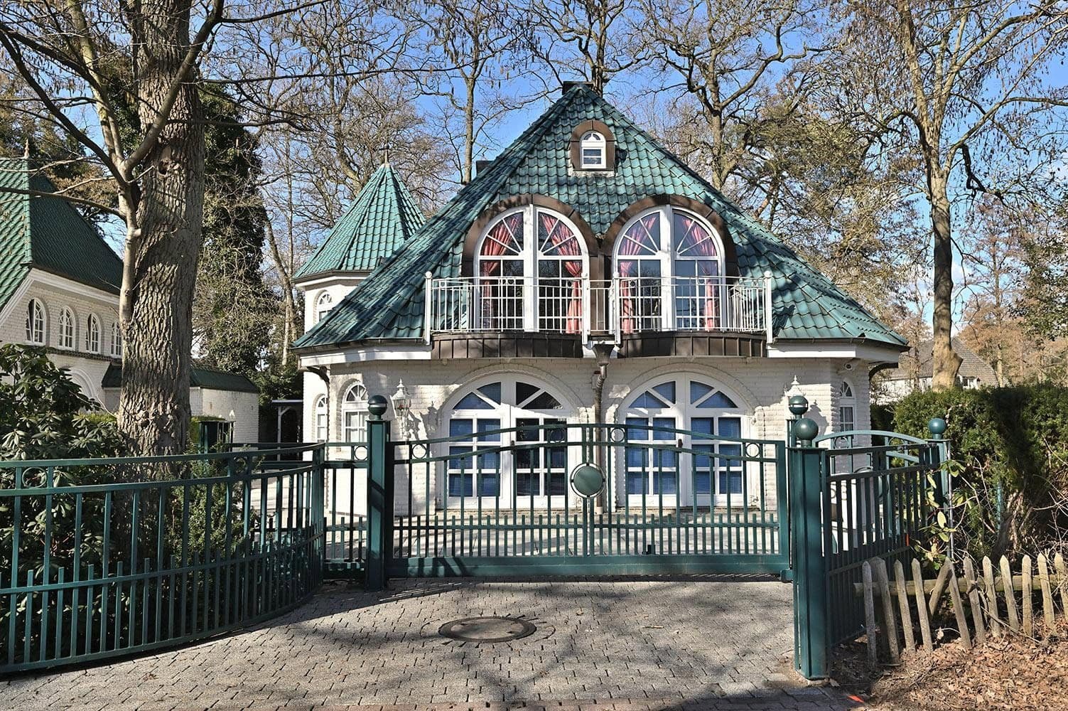 Prodej domu 300 m², pozemek 1.700 m², Im Holze 53, Bremen, Bremen Prodej domu 300 m², pozemek 1.700 m², Im Holze 53, Bremen, Bremen