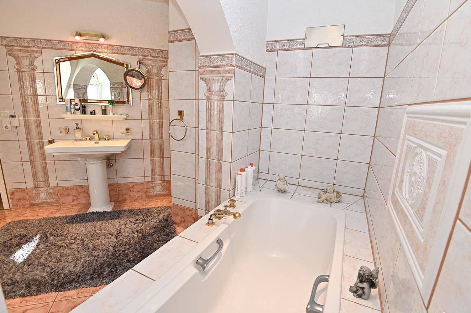 Prodej domu 300 m², pozemek 1.700 m², Im Holze 53, Bremen, Bremen Prodej domu 300 m², pozemek 1.700 m², Im Holze 53, Bremen, Bremen
