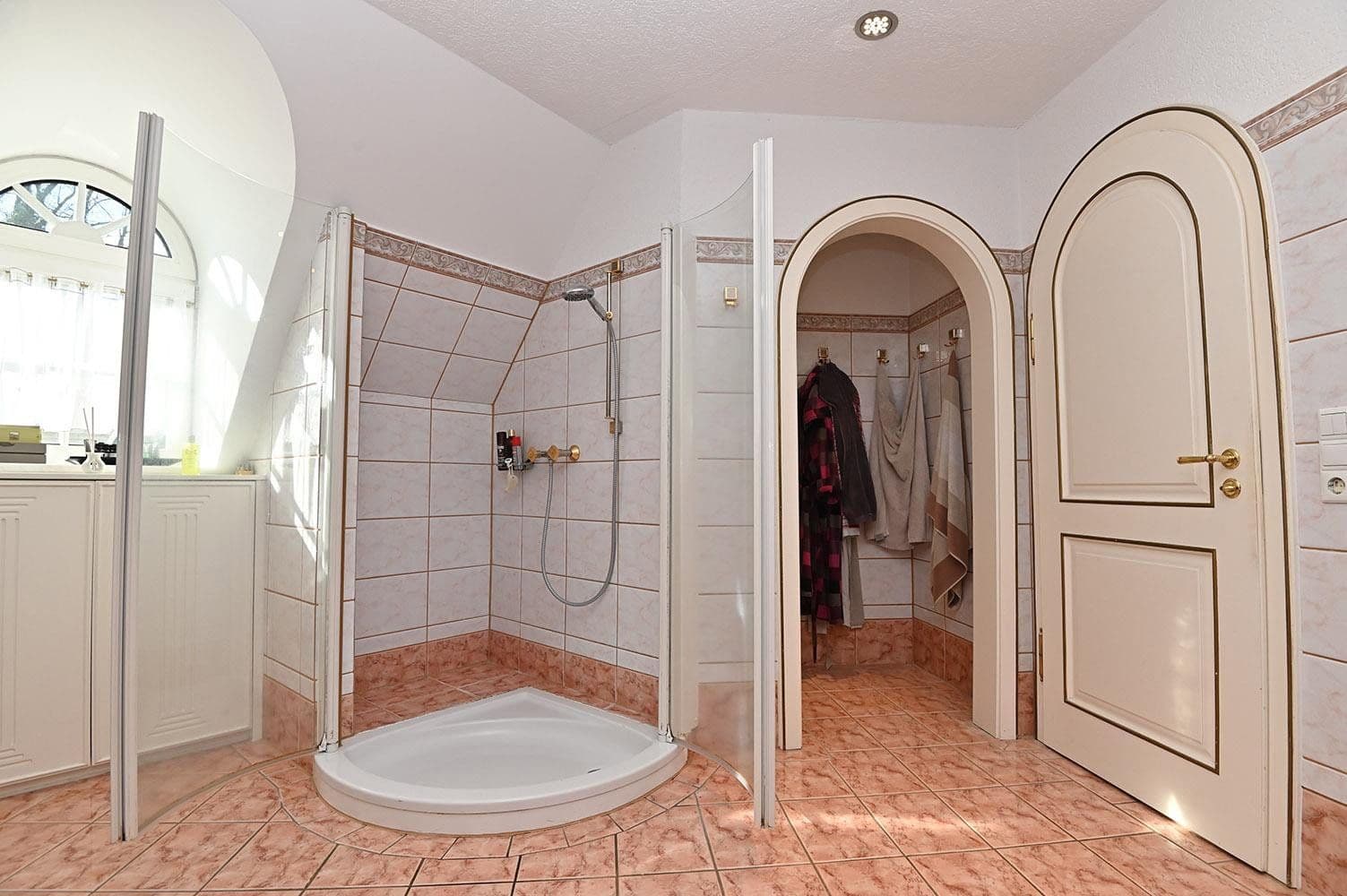 Prodej domu 300 m², pozemek 1.700 m², Im Holze 53, Bremen, Bremen Prodej domu 300 m², pozemek 1.700 m², Im Holze 53, Bremen, Bremen