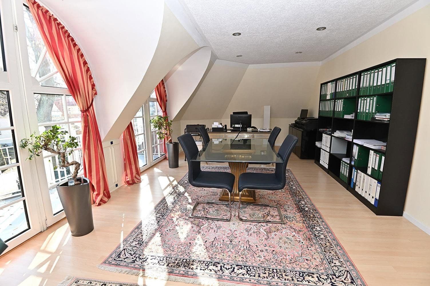 Prodej domu 300 m², pozemek 1.700 m², Im Holze 53, Bremen, Bremen Prodej domu 300 m², pozemek 1.700 m², Im Holze 53, Bremen, Bremen