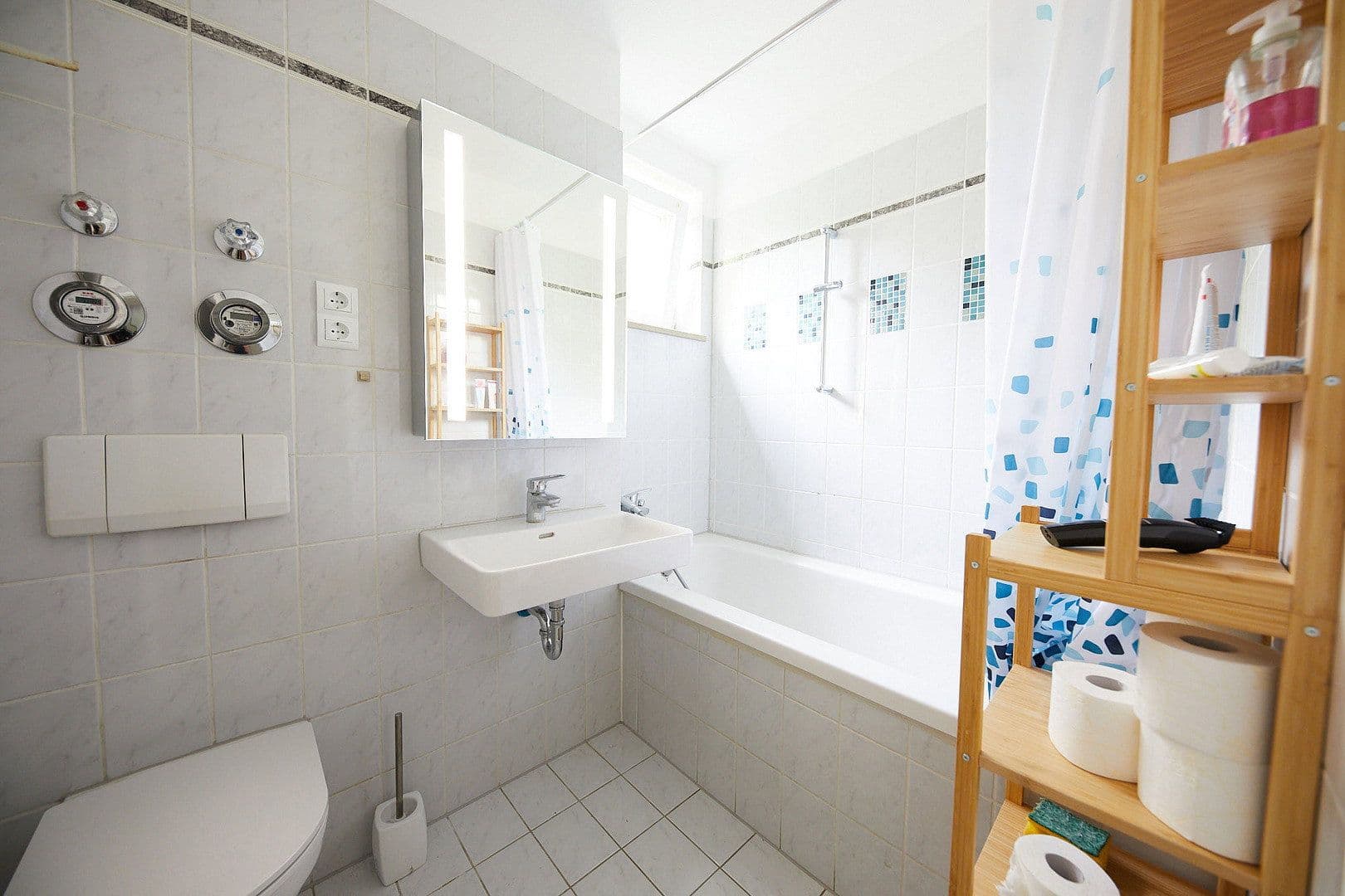 Pronájem bytu 1+1 13 m², Hitlstraße 17, München, Bavorsko Pronájem bytu 1+1 13 m², Hitlstraße 17, München, Bavorsko