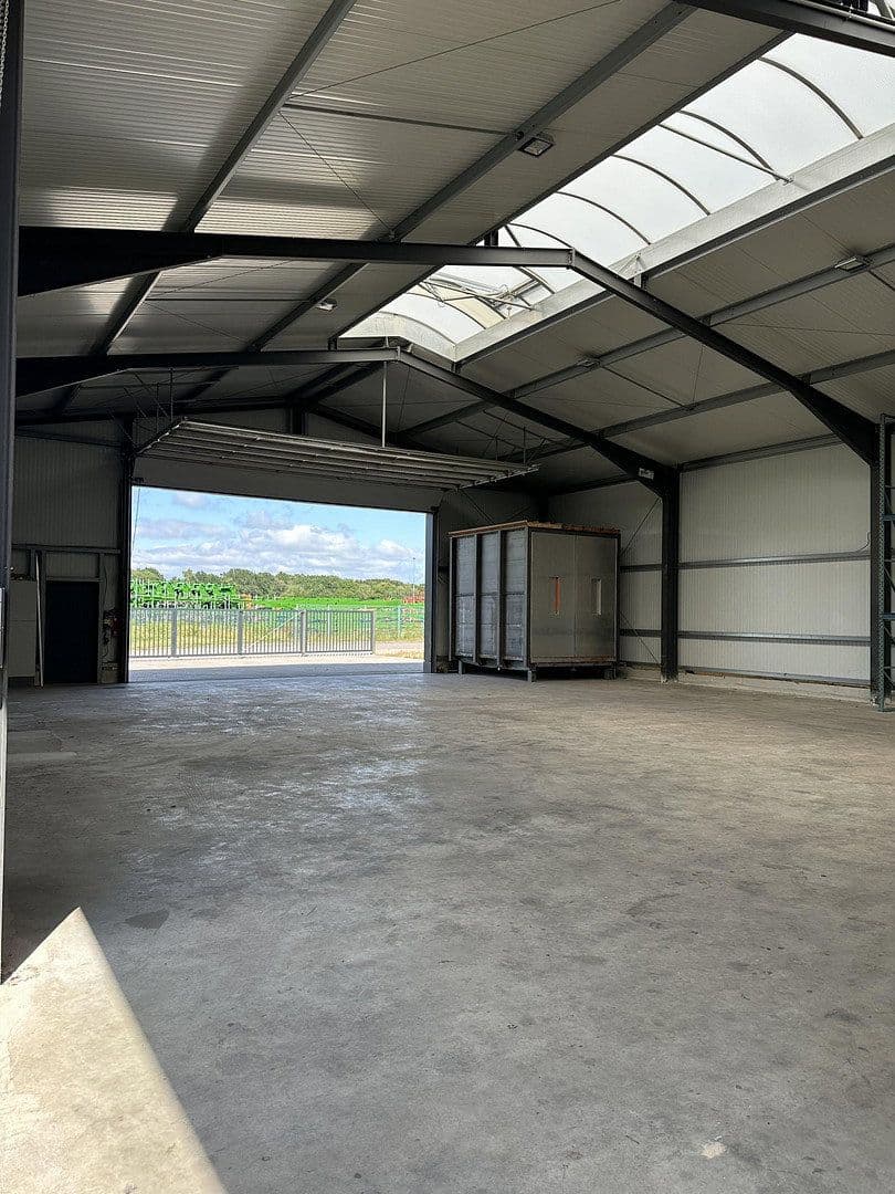 Prodej nebytového prostoru 3.125 m², Hude (Oldenburg), Dolní Sasko Prodej nebytového prostoru 3.125 m², Hude (Oldenburg), Dolní Sasko