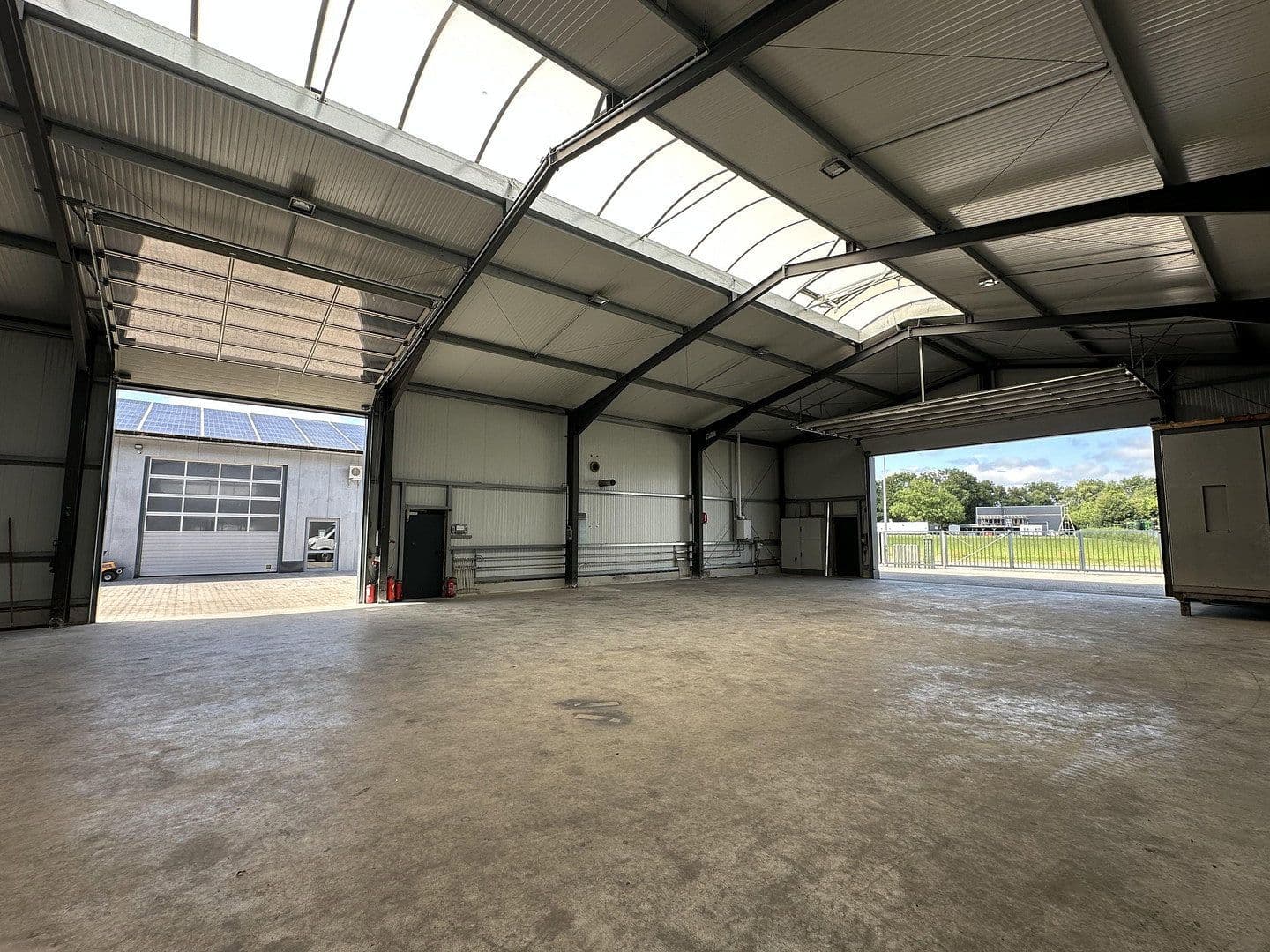 Prodej nebytového prostoru 3.125 m², Hude (Oldenburg), Dolní Sasko Prodej nebytového prostoru 3.125 m², Hude (Oldenburg), Dolní Sasko