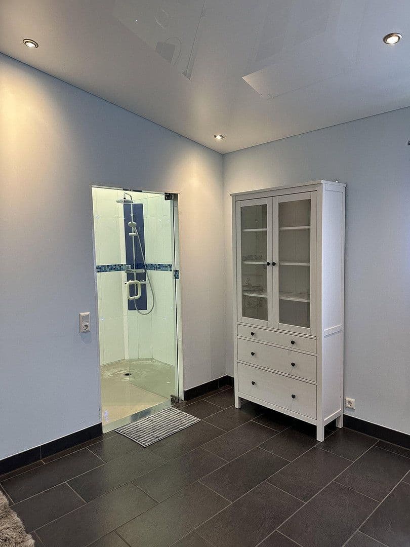 Prodej nebytového prostoru 3.125 m², Hude (Oldenburg), Dolní Sasko Prodej nebytového prostoru 3.125 m², Hude (Oldenburg), Dolní Sasko