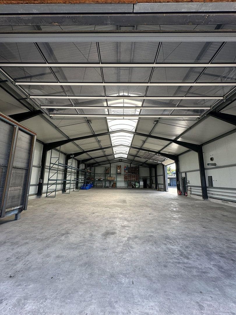 Prodej nebytového prostoru 3.125 m², Hude (Oldenburg), Dolní Sasko Prodej nebytového prostoru 3.125 m², Hude (Oldenburg), Dolní Sasko